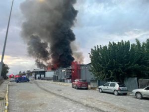 Uşak’ta tekstil fabrikasında yangın: