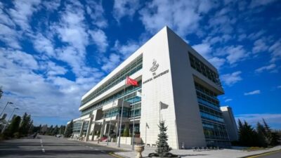 Anayasa Mahkemesi, 3 siyasi partinin kapatılmasına karar verdi.