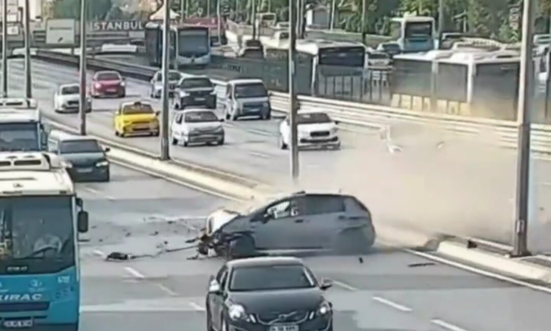 İstanbul’da makas atarak ilerleyen bir maganda kimseye zarar vermeden kendi