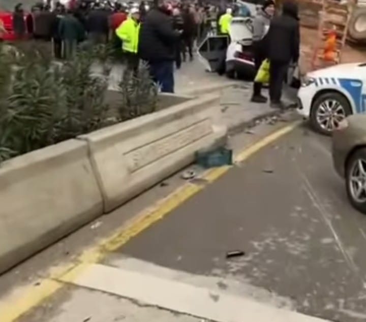 Gaziantep'te freni boşalan kamyon