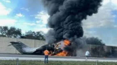 Yolcu uçağı otoyola düştü: Çok sayıda ölü var Bombardier Challenger 600