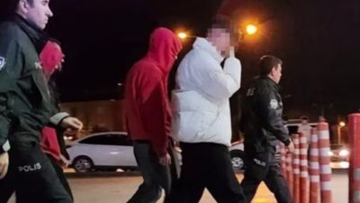 Bursa’nın İnegöl ilçesinde meydana gelen kavgada marketi basan 3 çocuk,