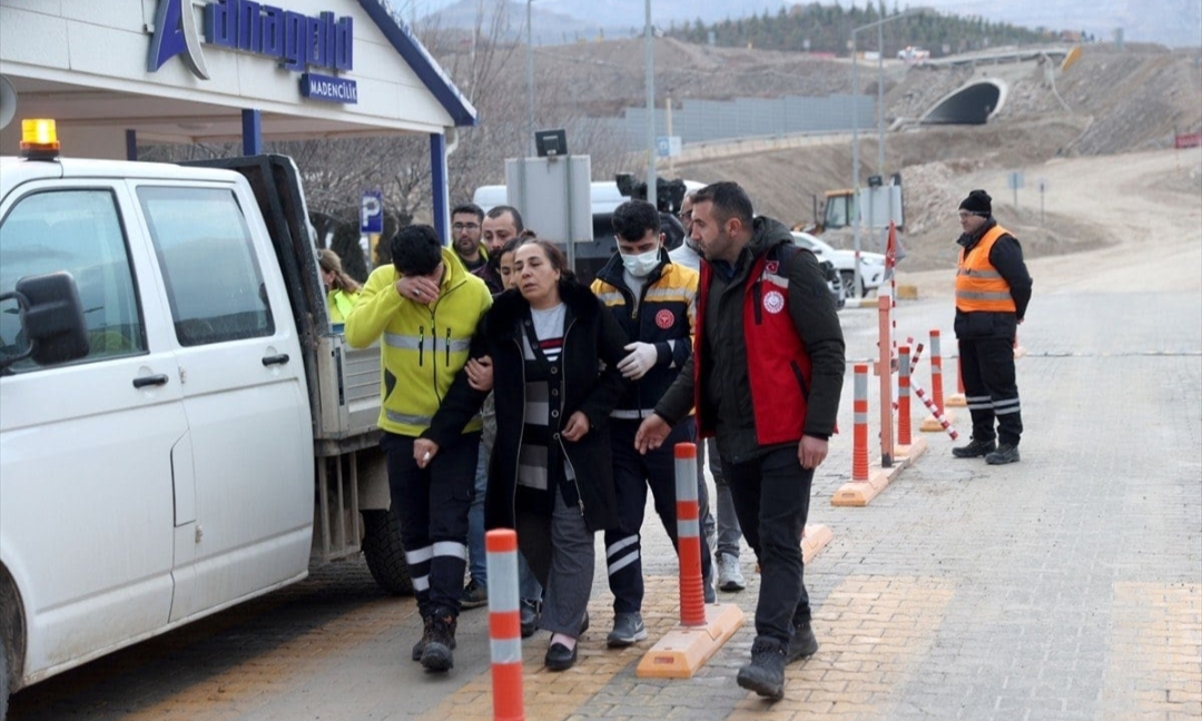 Erzincan’da toprak kayması: Ailelerin