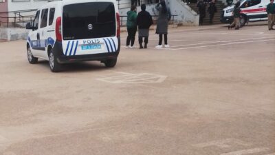 Gaziantep'in Şahinbey ilçesinde ortaokul öğrencileri arasında iddiaya göre kız meselesi