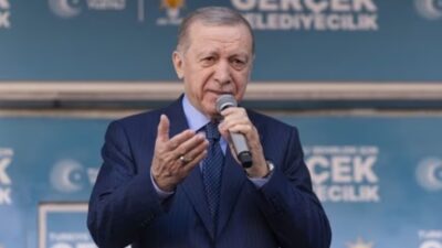 Cumhurbaşkanı Recep Tayyip Erdoğan, yerel seçim mitinglerine devam ediyor. Mersin'de