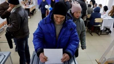 Rusya'da üç gün sürecek devlet başkanlığı seçimi bugün başladı. Mevcut