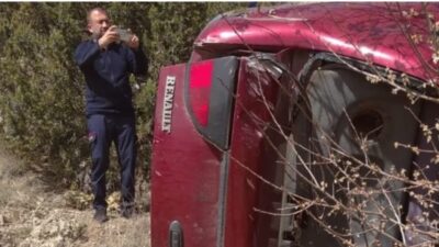 Tokat'ın Zile ilçesinde, kontrolden çıkarak şarampole devrilen otomobilin sürücüsü Cafer