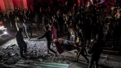 İsrail'in Gazze'deki Deyr el-Belah bölgesine düzenlediği saldırıda uluslararası yardım kuruluşunun