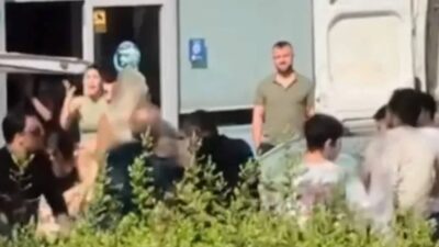 Bursa'da kargocular ile müşteriler arasında çıkan kavgada yaralanan bir kişi