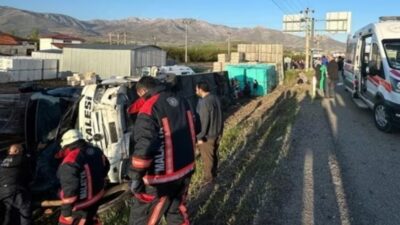 Malatya’nın Kale ilçesinde yolcu otobüsü devrildi. İlk belirlemelere göre, çok