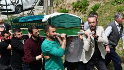 Bursa'nın Osmangazi ilçesinde kırsal mahalle muhtarlığına seçilen 51 yaşındaki Emin