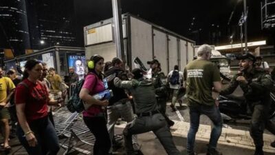 İsrailliler esir takası anlaşması ve Netanyahu'nun istifası için yine sokaklara