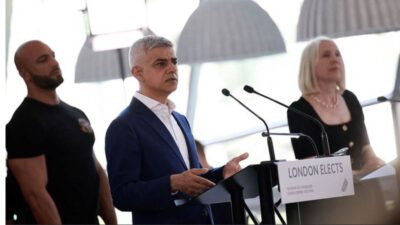 İngiltere'de yerel seçimlerde Londra'nın iki dönemdir belediye başkanlığını yapan İşçi