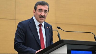 Cumhurbaşkanı Yardımcısı Cevdet Yılmaz, Türkiye-Azerbaycan Karma Ekonomi Komisyonu (KEK) imza