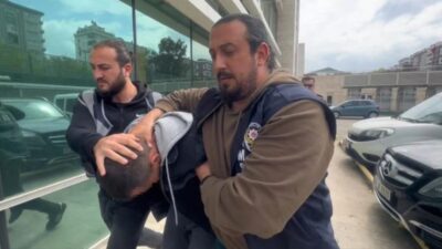 Samsun'da 2 çocuk annesi kadını evinde boğazını keserek öldüren şahıs