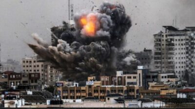 İşgalci İsrail ordusunun İsrail'in Gazze Şeridi'nin kuzeyindeki Gazze kentine düzenlediği