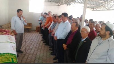 Sakarya’nın Akyazı ilçesinde eşinin ağaçtan düştüğünü duyunca fenalaşan 27 yaşındaki