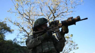 Irak ve Suriye'nin kuzeyinde 13 terörist etkisiz hale getirildi.