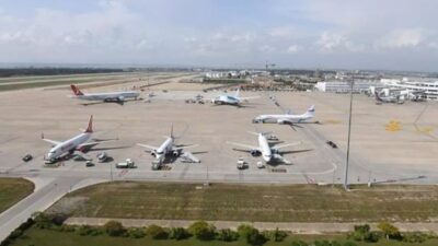 İsrail'e ait yolcu uçağı, rahatsızlanan yolcusundan dolayı Antalya Havalimanına acil