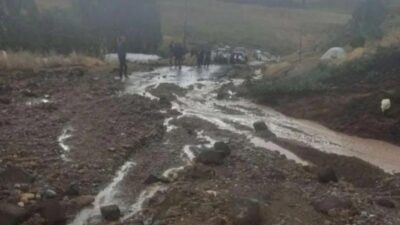 Muş'un Malazgirt ilçesinde etkili olan sağanak nedeniyle meydana gelen selde