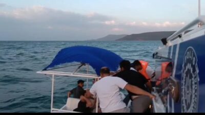 Bitlis’in Tatvan ilçesinde akıntıya kapılan 3 deniz bisikletinde bulunan 10