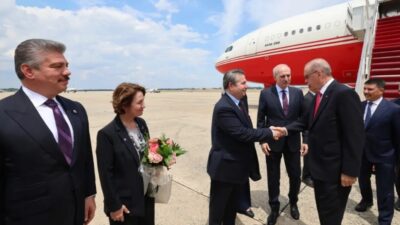 NATO Liderler Zirvesi'ne katılmak üzere ABD'ye giden Başkan Erdoğan'ın uçağı