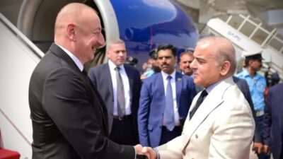 Pakistan'ın başkenti İslamabad'da bir araya gelen Pakistan Başbakanı Şahbaz Şerif