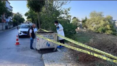 İstanbul Avcılar'da çöp konteynırı yanında poşete konulmuş yeni doğan bir