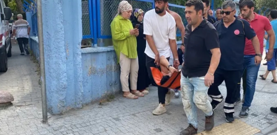 İstanbul Küçükçekmece'de, akraba iki aile arasında kız meselesi yüzünden çıkan