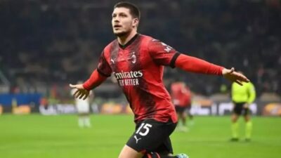 Fenerbahçe golcü oyuncu arayışlarını sürdürürken adı ön plana çıkan isimlerden