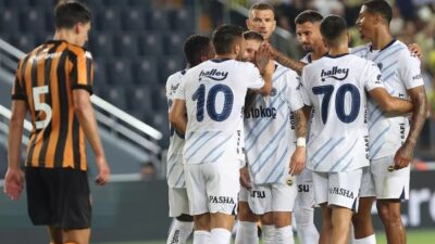 Yeni sezon öncesi hazırlıklarını sürdüren Fenerbahçe, Hull City ile karşı