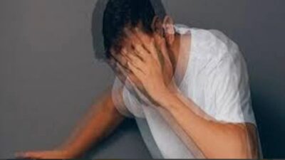 Göz kararması, bireyin ani bir karanlık veya bulanıklık hissi yaşamasıyla