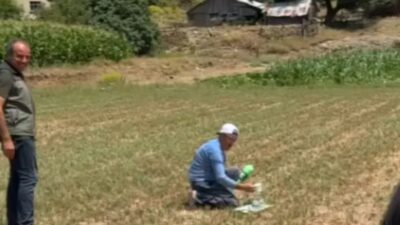 Zorunlu iniş yapan helikopter personelini ayranla serinleten köylü gönülleri kazandı.