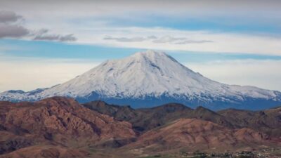 Ağrı Dağı'nda tipide kaybolan 2 kişinin cansız bedenine ulaşıldı.