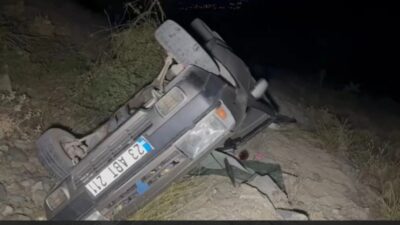 Elâzığ'da kontrolden çıkarak şarampole yuvarlanan otomobilde aynı aileden 7 kişi