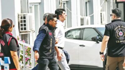 İzmir'de yoldaki su birikintisinden geçmek isterken elektrik akımına kapılan Özge