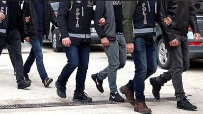 Hakkari'de düğünde terör propagandası yaptıkları gerekçesiyle gözaltına alınan müzik grubundaki