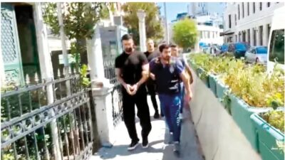 Beyoğlu'nda 3 üniversiteli kızı yan masadaki erkeklerin yanına oturmadığı için
