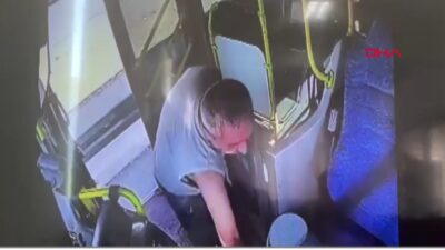 Antalya'da otomobiline çarptığını iddia ettiği halk otobüsünün şoförüyle tartışan adam,