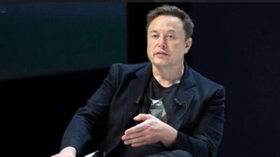 İngiltere Başbakanı Keir Starmer ve hükümet yetkililerinin, ülkedeki aşırı sağcı