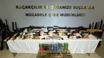 Operasyon kapsamında 3 kişinin arama çalışmaları devam ederken, gözaltına alınan