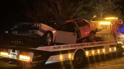 İzmir'in Ödemiş ilçesinde, otomobil ile hafif ticari aracın çarpıştığı kazada