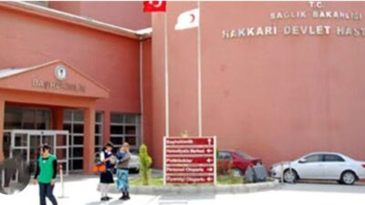 Hakkari Devlet Hastanesi'nde kasık fıtığı ameliyatı için başvuran bir hastanın