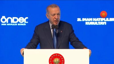 Cumhurbaşkanı Recep Tayyip Erdoğan, "Geçenlerde mezuniyet töreninde bazı istismarcılar ortaya