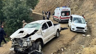 Muş'ta şehit askerin yakınlarının bulunduğu pikap şarampole devrildi. Kazada, 1