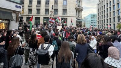 İsviçre'nin Cenevre kentinde, İsrail'in Gazze ve Lübnan'a yönelik sürdürdüğü saldırılar