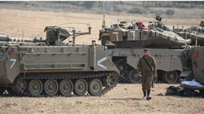 İsrail askeri araçlarının, kara saldırıları çerçevesinde, Lübnan sınırına hareket etmeye