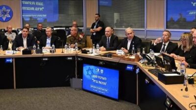 İsrail Güvenlik Kabinesi'nin dünkü toplantısında, İran'ın füze saldırılarına, ABD ile