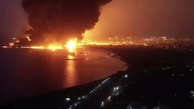 Yemen'deki İran destekli Husiler, ABD ve İngiliz koalisyon uçaklarının ülkenin