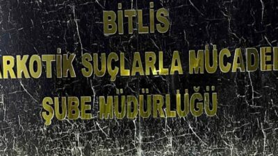 Bitlis Emniyet Müdürlüğü tarafından düzenlenen uyuşturucu operasyonunda 220 gram esrar